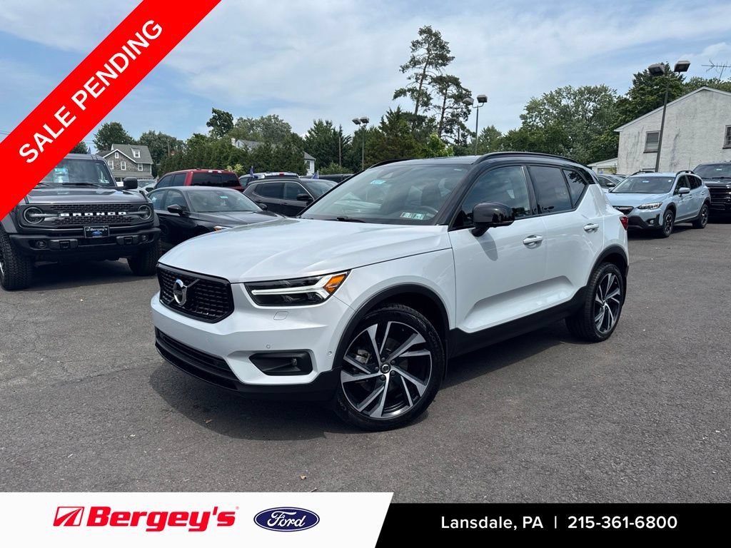 Used 2020 Volvo XC40 T5 R-Design w/ Protection Package AWD/4WD image 1