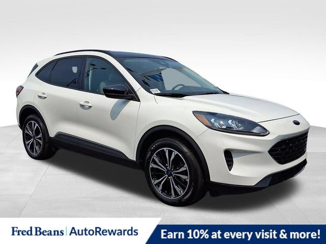 Certified 2022 Ford Escape SE w/ SE Sport Appearance Package