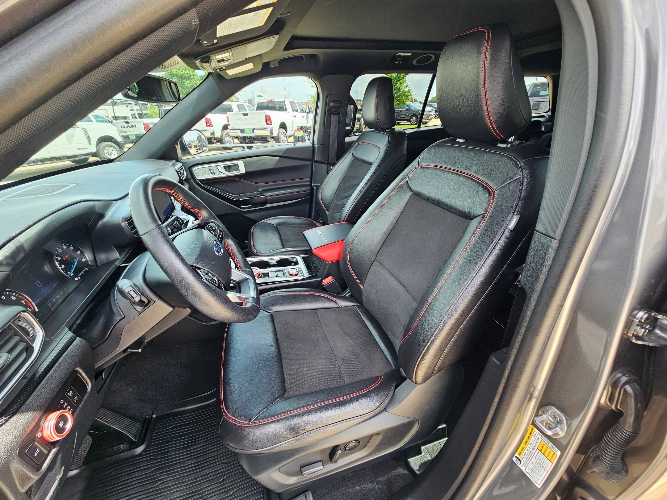 Certified 2023 Ford Explorer ST-Line w/ Class IV Trailer Tow Package AWD/4WD image 17