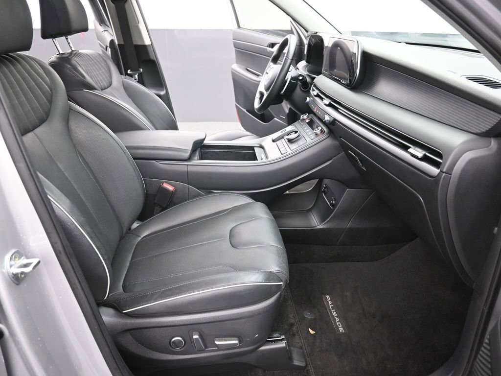 Used 2023 Hyundai Palisade Limited FWD image 16