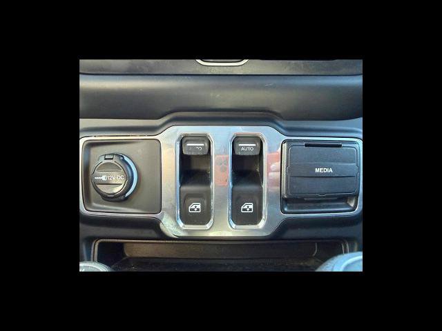 Used 2018 Jeep Wrangler Sport AWD/4WD image 26