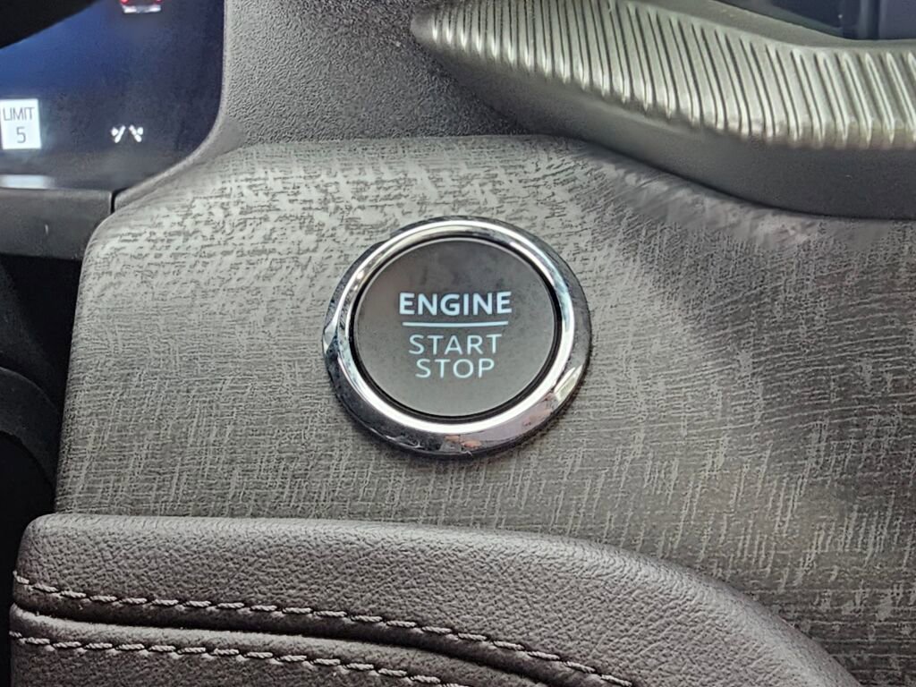 Certified 2025 Ford Explorer Platinum w/ LUX Leather Package image 34