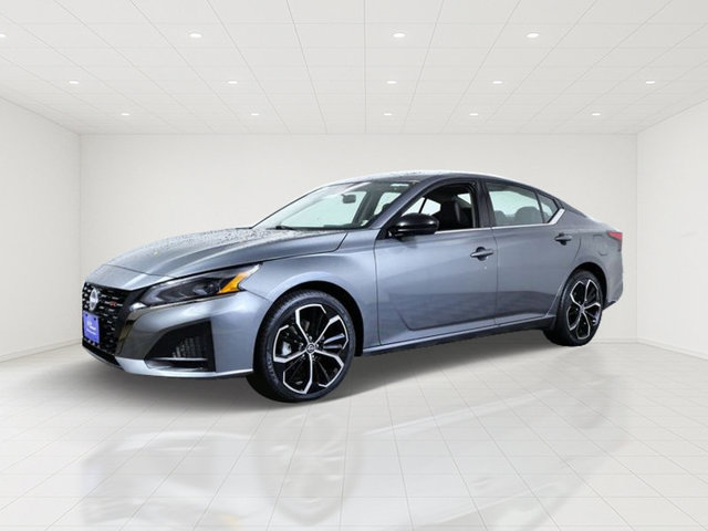 Used 2025 Nissan Altima 2.5 SR AWD/4WD image 2