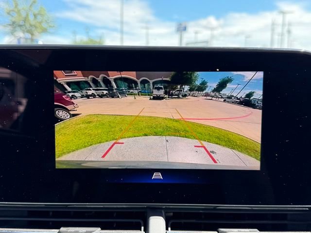 Used 2024 Chevrolet Trax RS w/ Sunroof Package FWD image 16