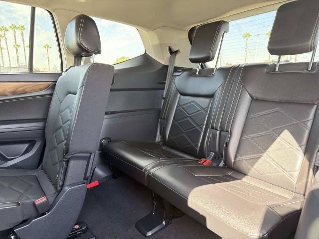 Used 2025 Volkswagen Atlas SE FWD image 12