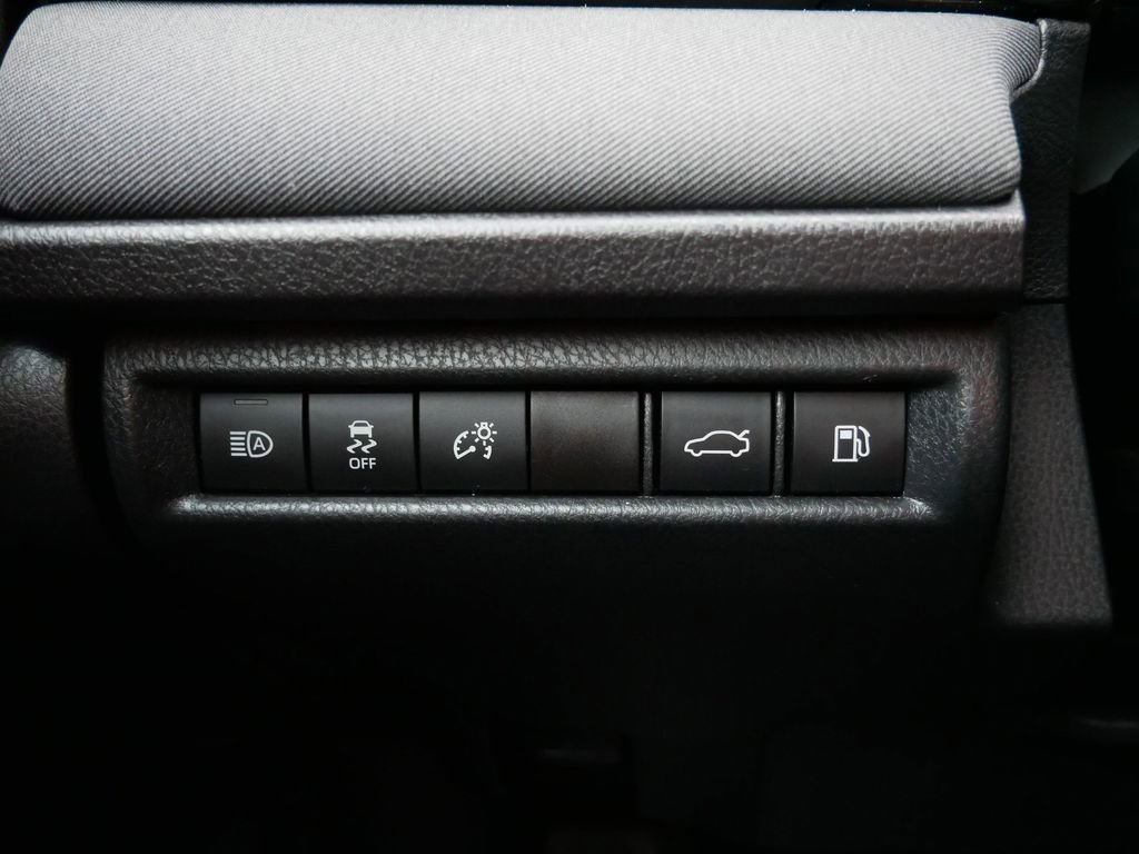 Used 2025 Toyota Camry LE FWD image 17