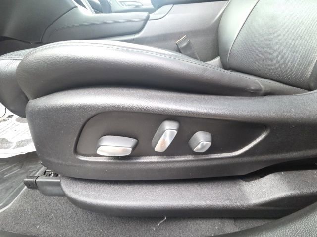 Used 2017 Cadillac XT5 Luxury w/ Driver Awareness Package image 31