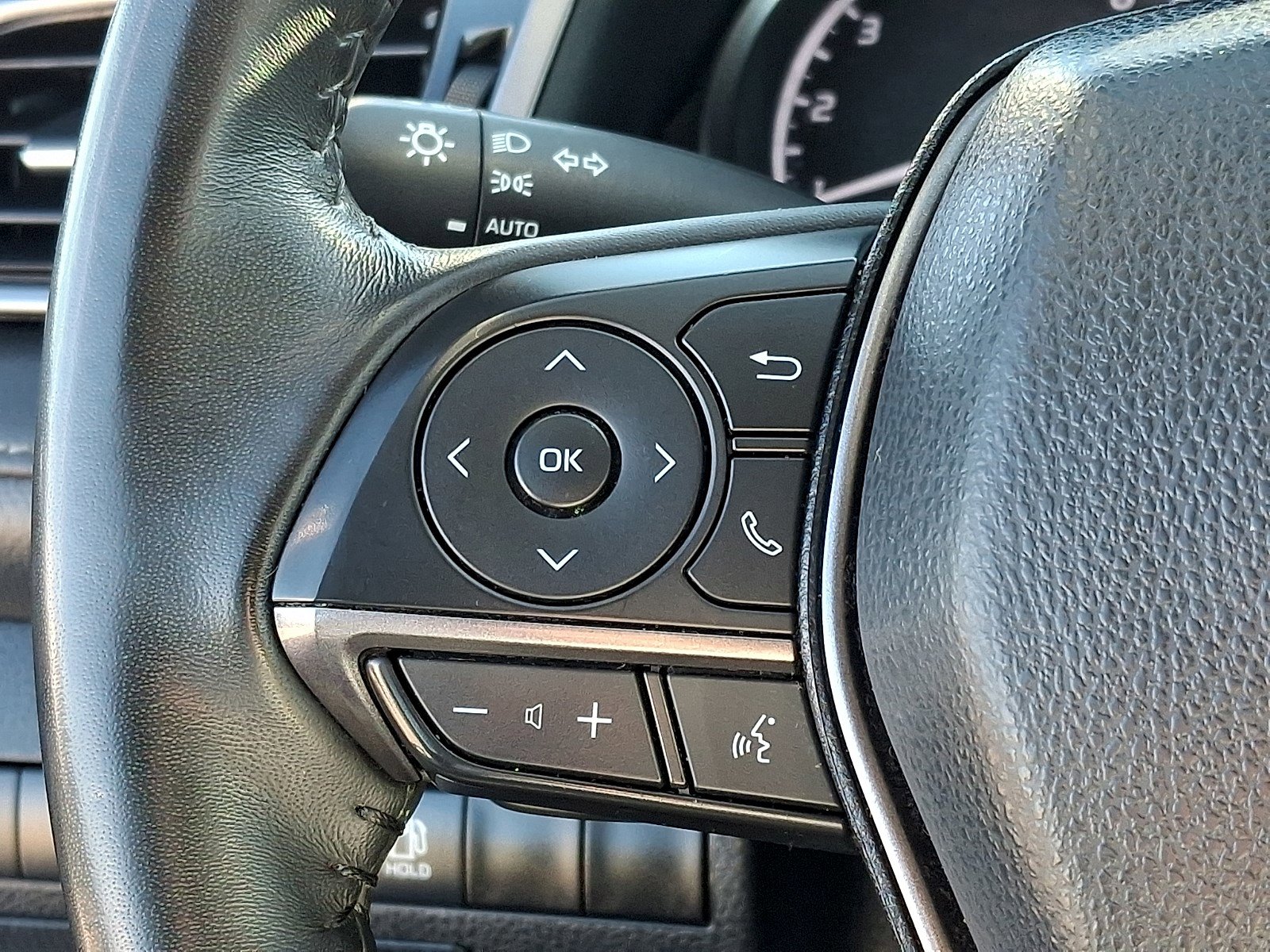 Used 2024 Toyota Camry SE image 19