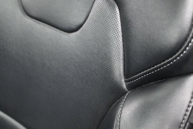 Used 2025 Kia Telluride S FWD image 13