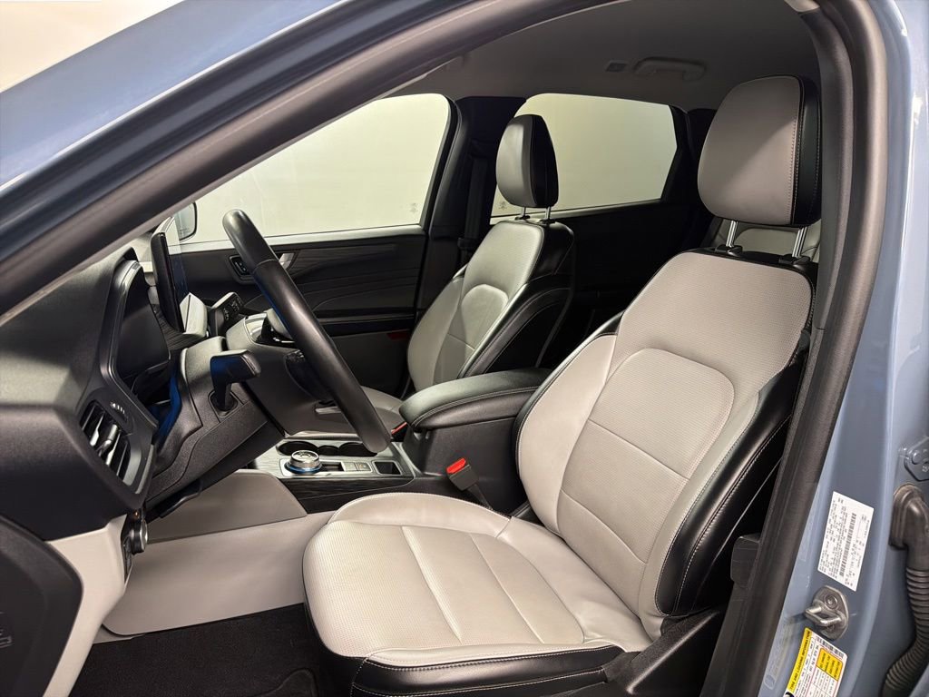 Certified 2023 Ford Escape Platinum AWD/4WD image 26