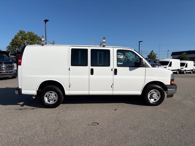 Used 2022 Chevrolet Express 2500 w/ Driver Convenience Package RWD image 2