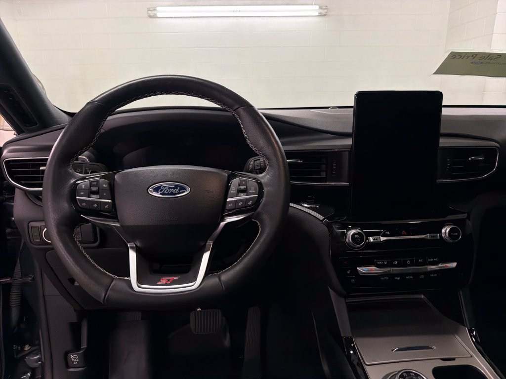 Certified 2024 Ford Explorer ST w/ Equipment Group 401A AWD/4WD image 9