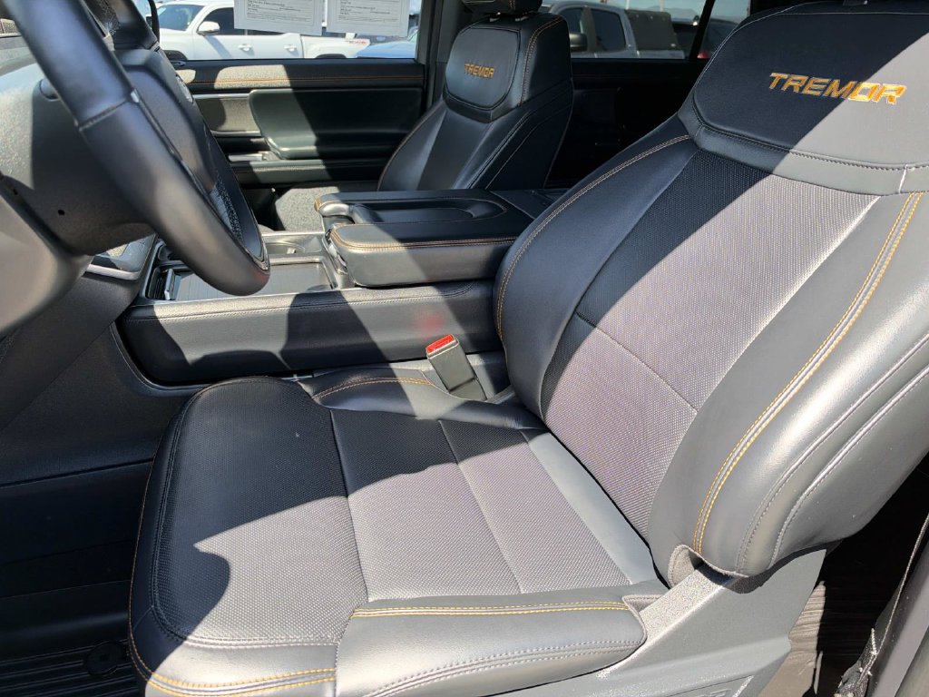 Certified 2025 Ford Expedition Tremor AWD/4WD image 20