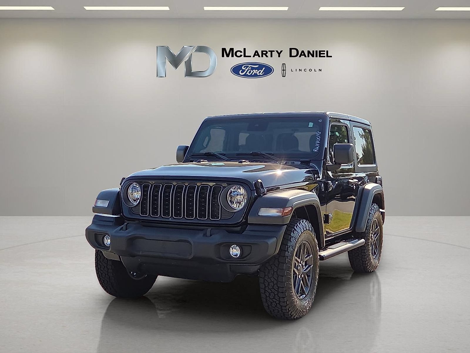Used 2024 Jeep Wrangler Sport AWD/4WD image 2