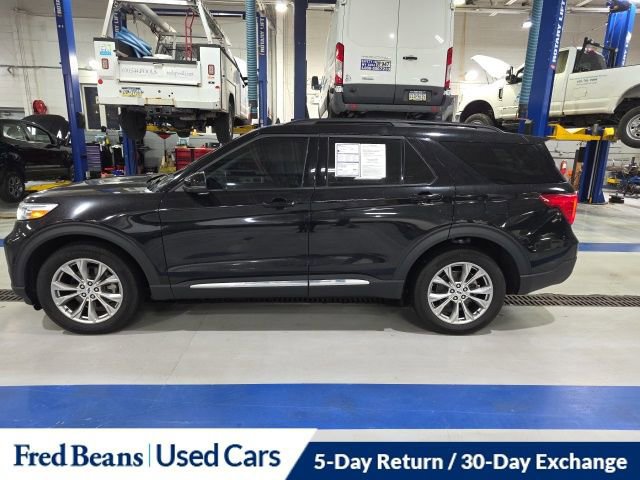 Certified 2024 Ford Explorer XLT w/ Equipment Group 202A image 2