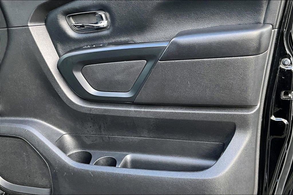 Used 2018 Nissan Titan SV w/ SV Convenience Package image 22