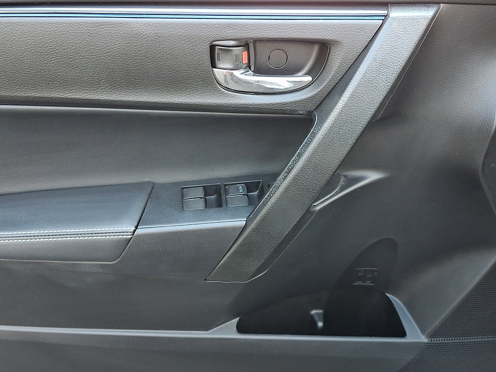 Used 2019 Toyota Corolla SE w/ SE Premium Package FWD image 14