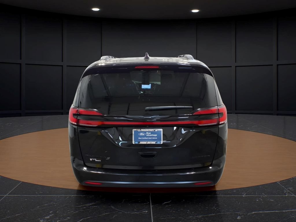 Used 2025 Chrysler Pacifica Limited FWD image 5
