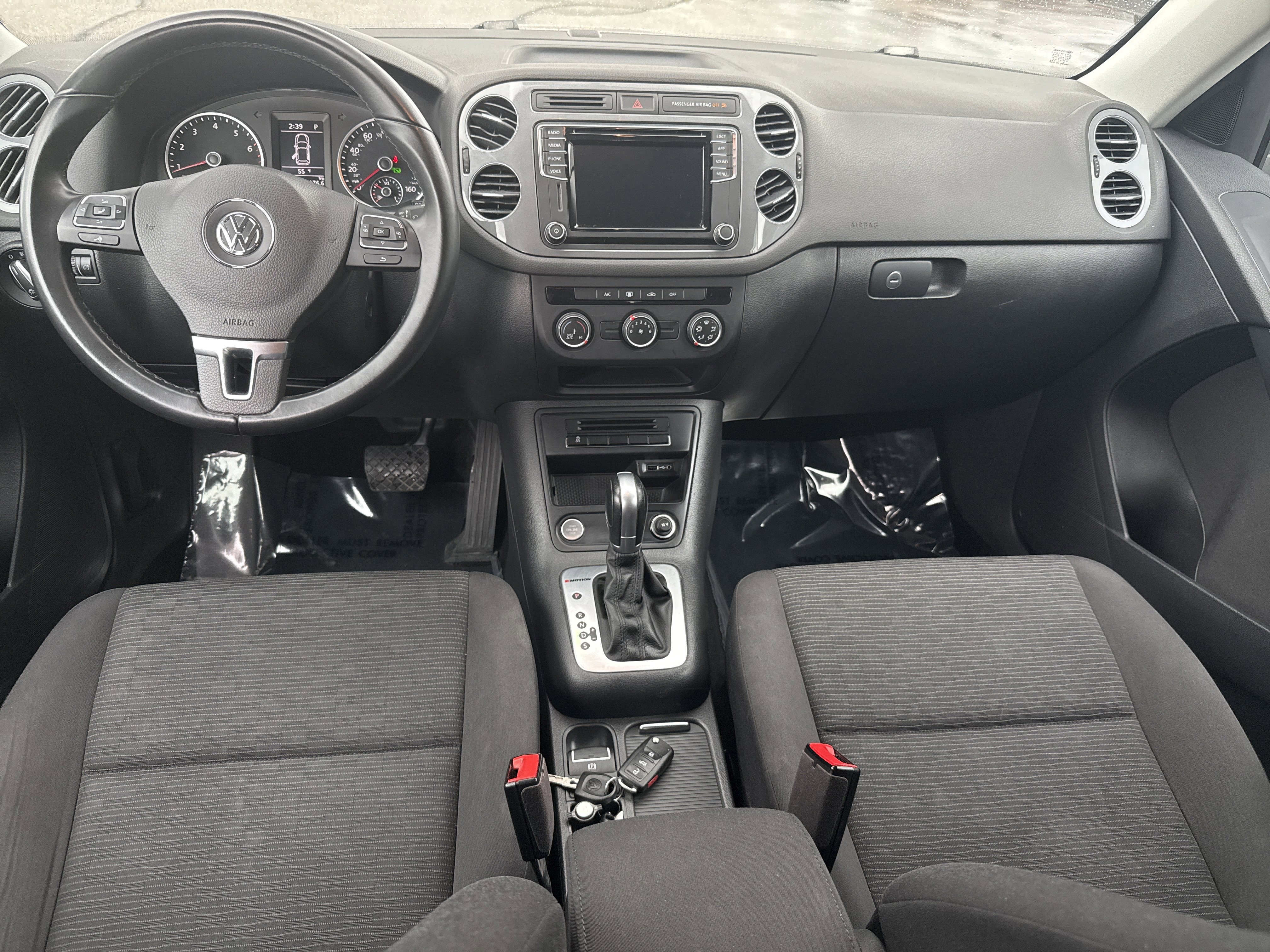 Used 2018 Volkswagen Tiguan Limited w/ Premium Package image 15