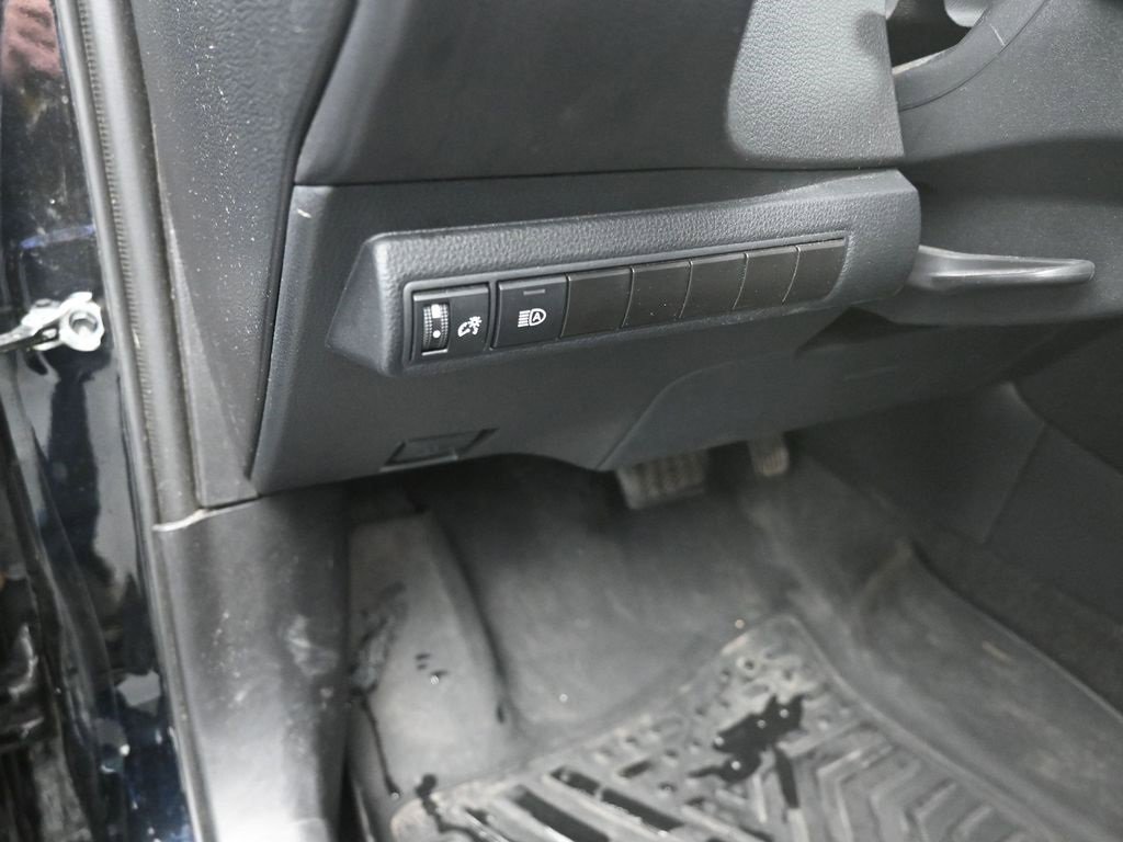 Used 2024 Toyota Corolla LE image 13
