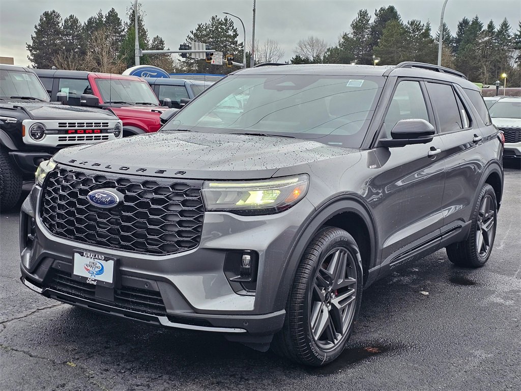 Certified 2026 Ford Explorer ST-Line w/ ST-Line Street Pack image 3