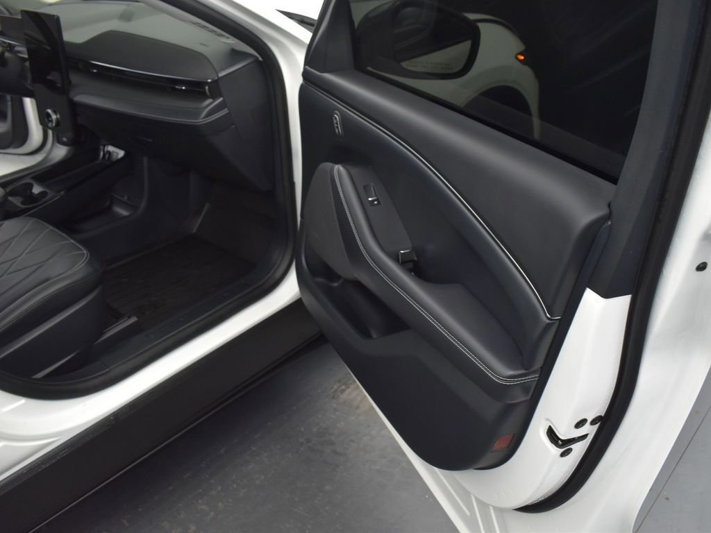 Certified 2025 Ford Mustang Mach-E Select w/ Comfort Package Lite image 16