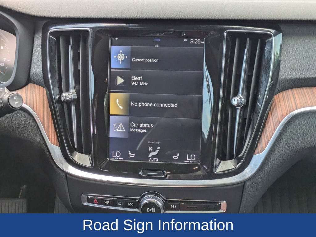 Used 2020 Volvo V60 T5 Momentum FWD image 19