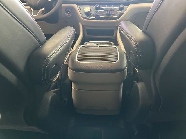 Used 2023 Chrysler Pacifica Limited FWD image 26