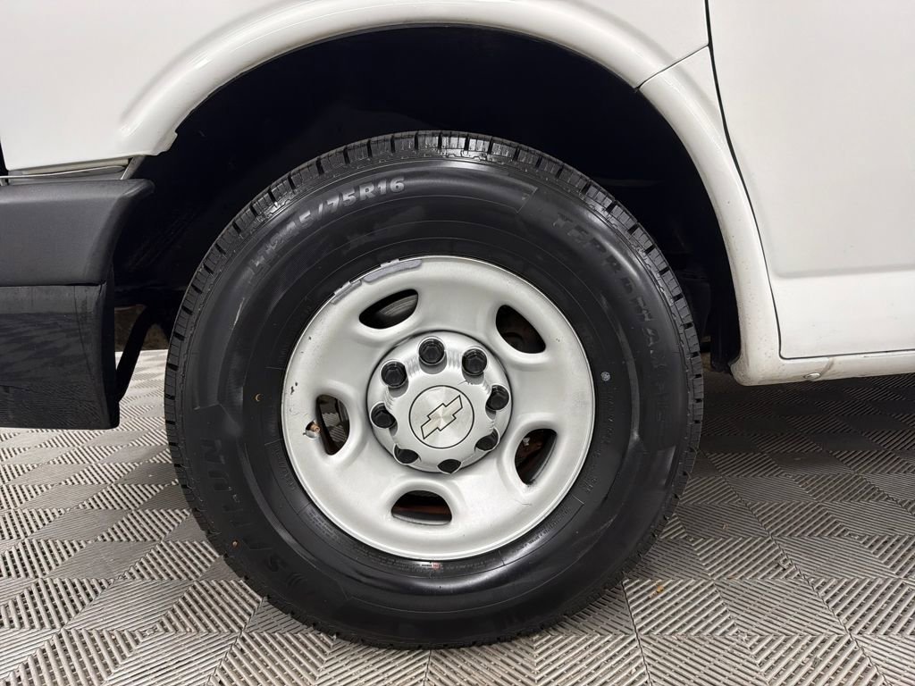 Used 2019 Chevrolet Express 3500 LS image 15