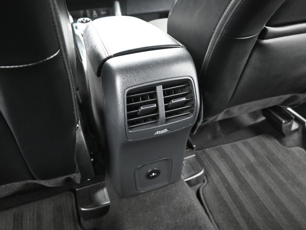 Certified 2025 Ford Escape ST-Line AWD/4WD image 28