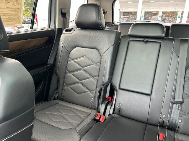 Used 2024 Volkswagen Atlas SE AWD/4WD image 12