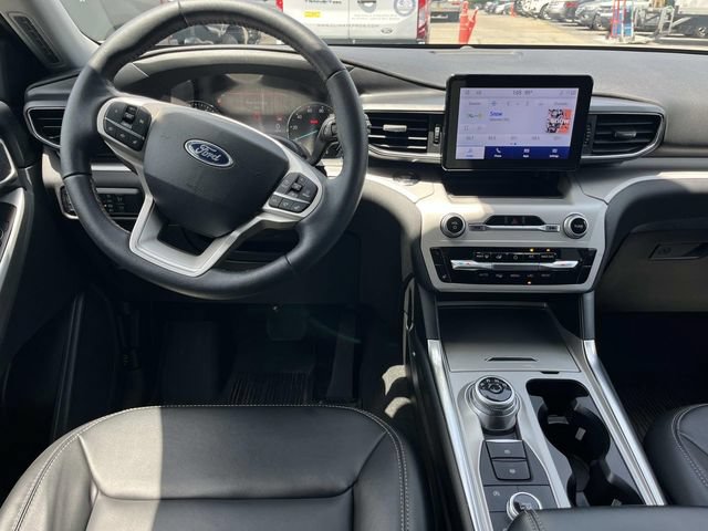 Certified 2023 Ford Explorer XLT w/ Equipment Group 202A AWD/4WD image 14