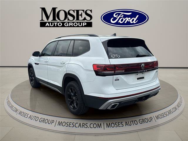 Used 2024 Volkswagen Atlas Peak Edition SE AWD/4WD image 5