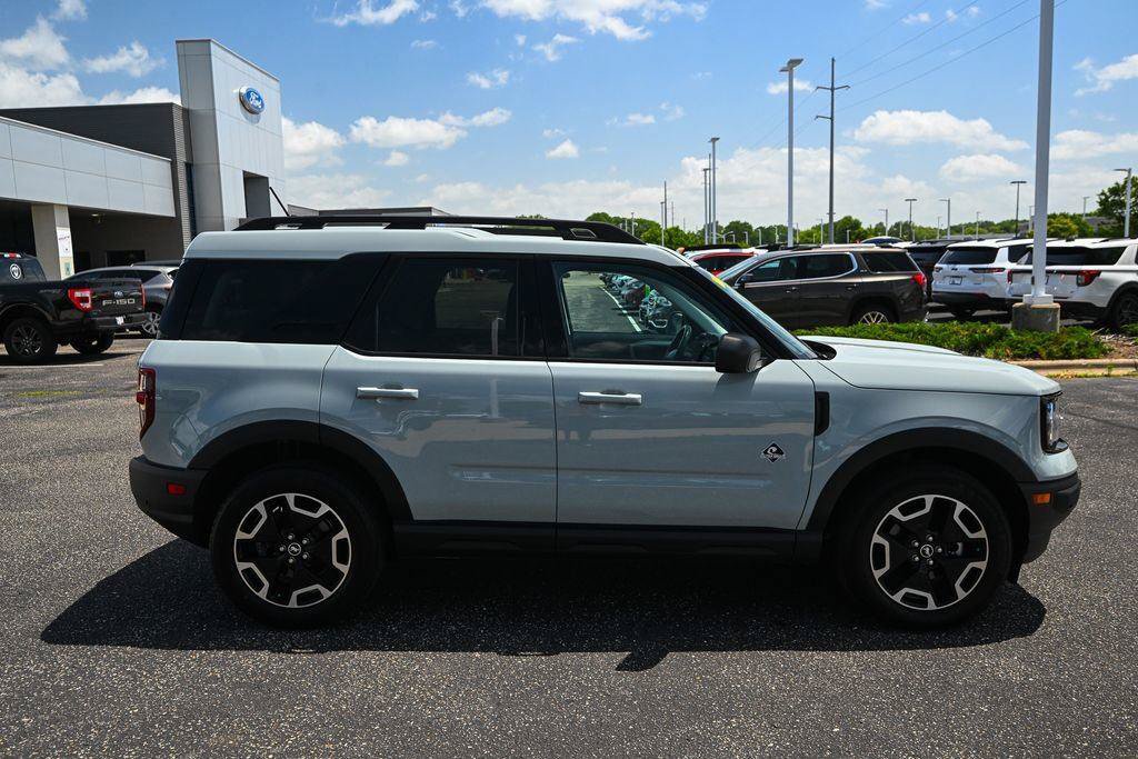 Certified 2023 Ford Bronco Sport Outer Banks AWD/4WD image 3