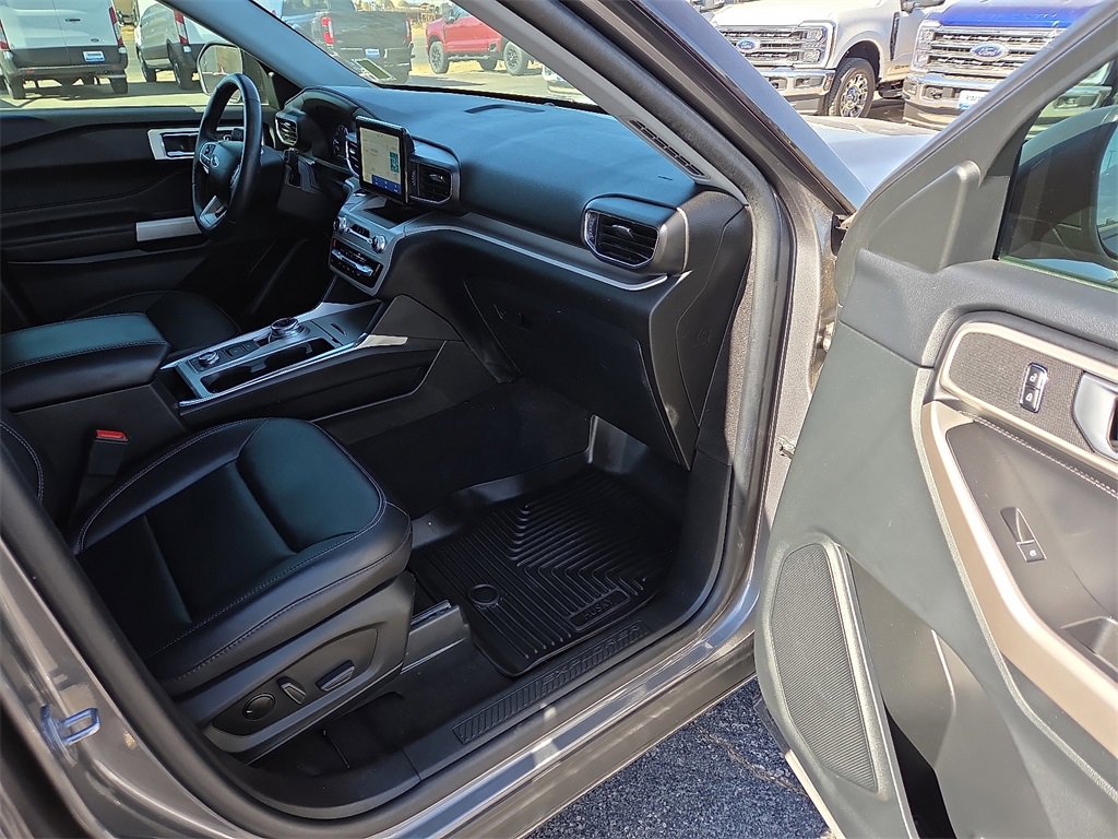 Certified 2023 Ford Explorer XLT w/ Equipment Group 202A image 13