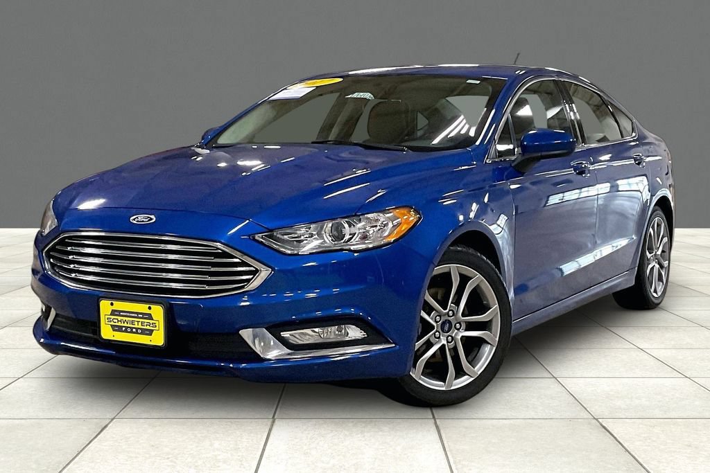 Certified 2017 Ford Fusion SE w/ Equipment Group 201A FWD image 2