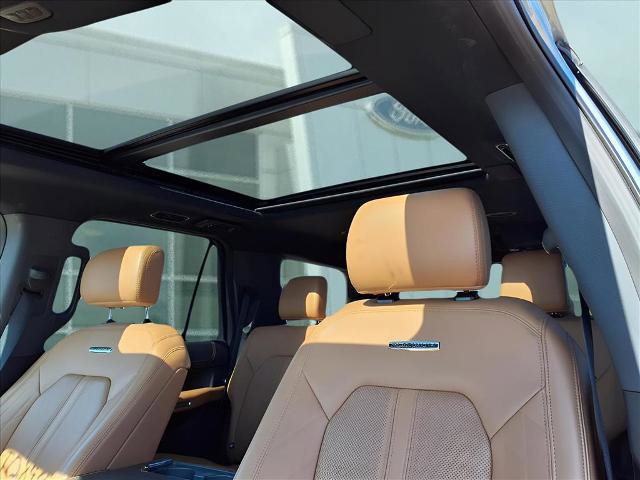 Certified 2024 Ford Expedition Platinum image 20