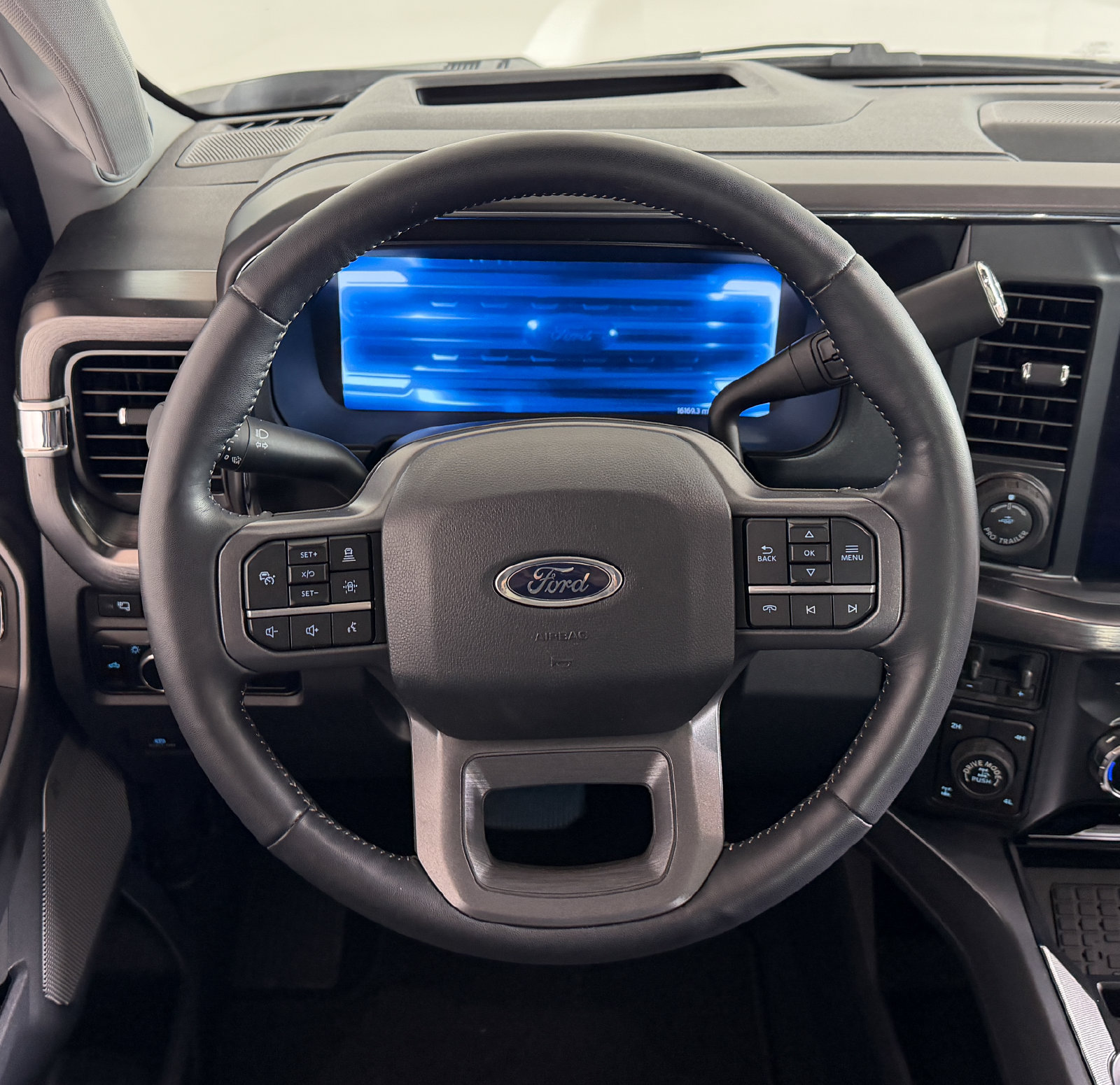 Certified 2024 Ford F250 Lariat w/ Lariat Ultimate Package AWD/4WD image 9