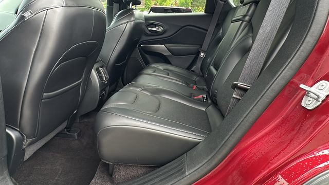 Used 2019 Jeep Cherokee Limited FWD image 21