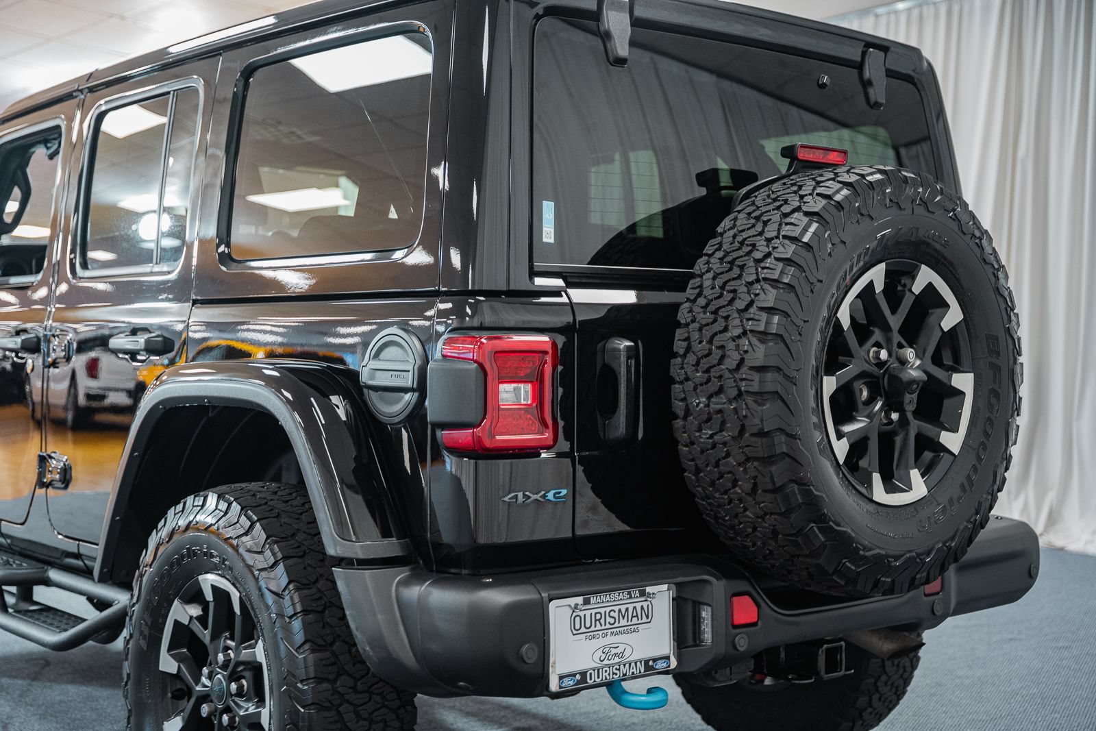Used 2024 Jeep Wrangler Unlimited Rubicon 4xe AWD/4WD image 5