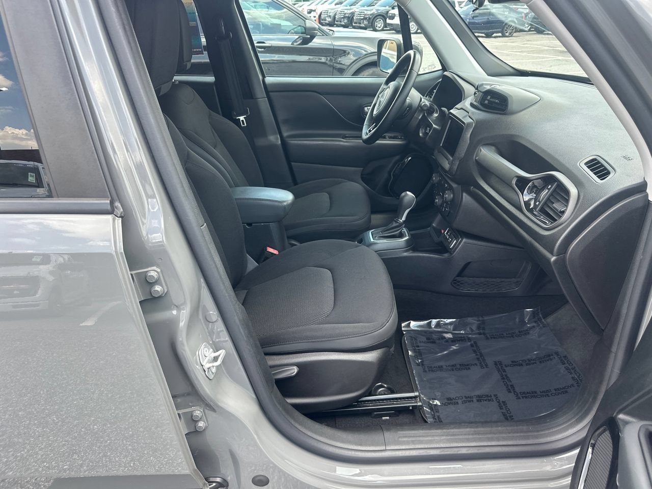Used 2020 Jeep Renegade Altitude FWD image 13