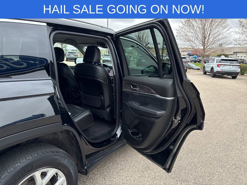 Used 2023 Jeep Grand Cherokee Limited AWD/4WD image 40