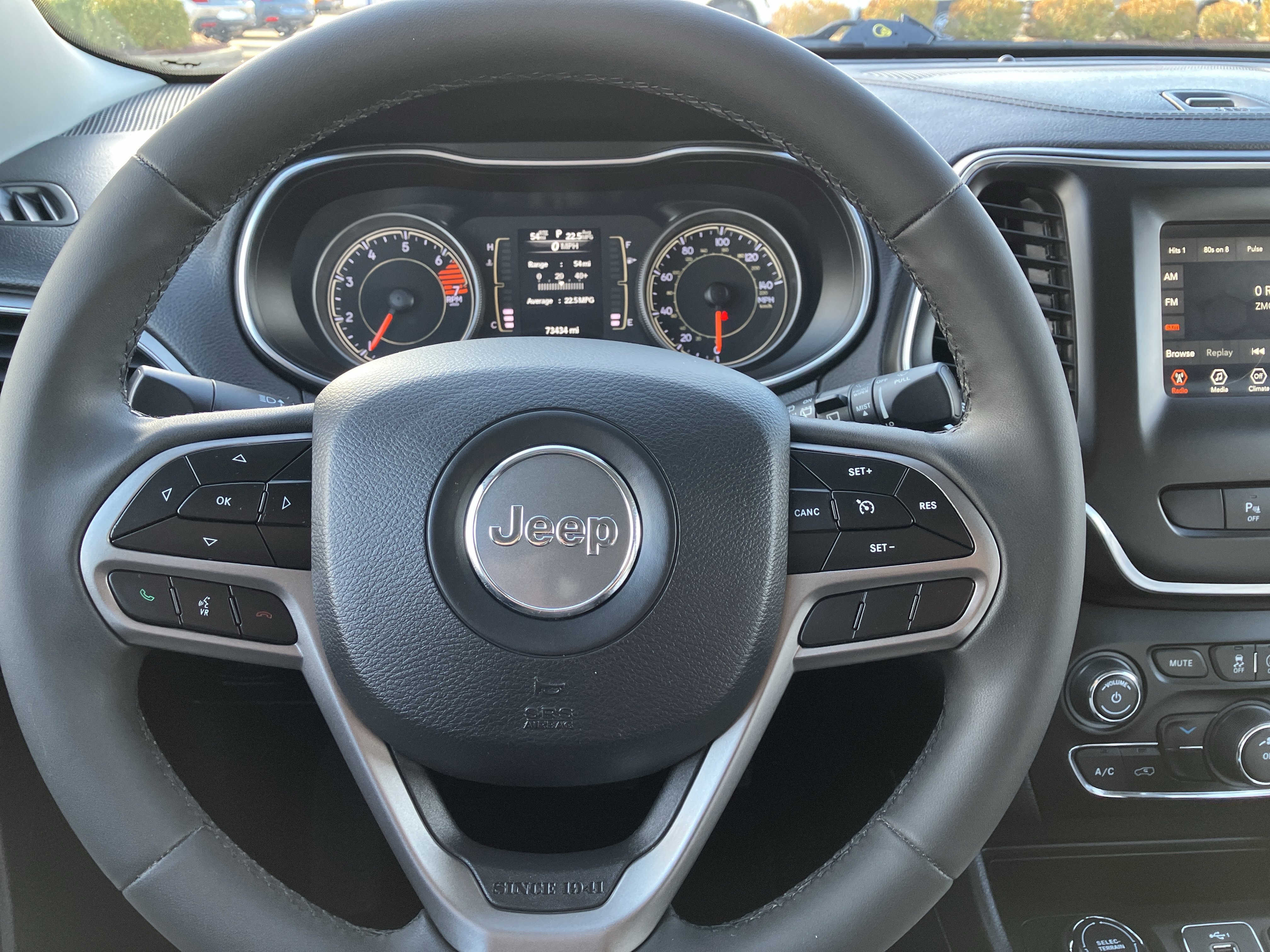 Used 2020 Jeep Cherokee Latitude Plus image 32