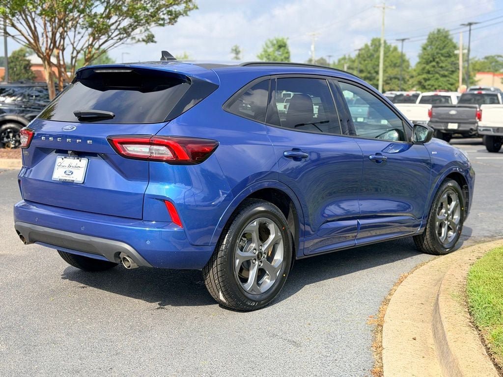 Certified 2023 Ford Escape ST-Line w/ Tech Pack #1 FWD image 9