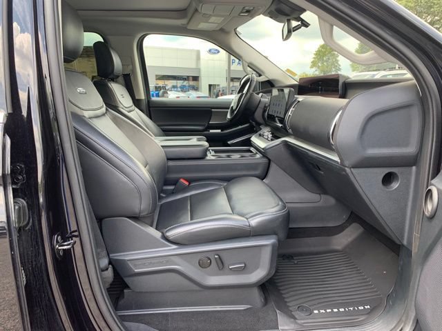 Certified 2025 Ford Expedition Platinum AWD/4WD image 17