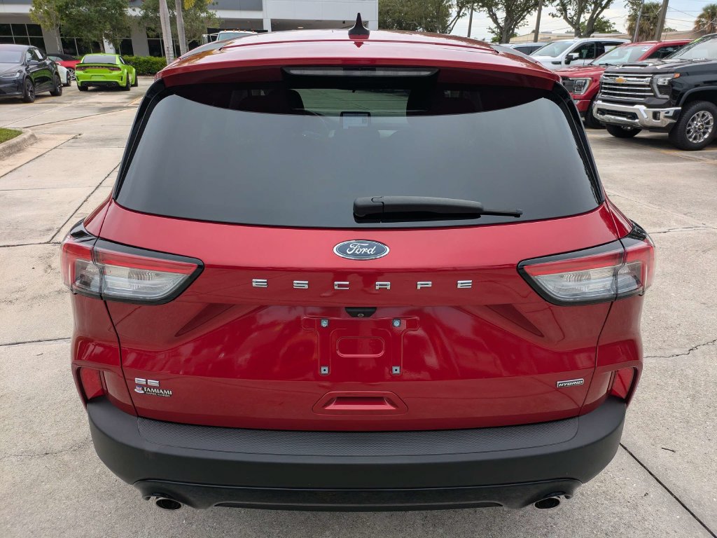 Certified 2021 Ford Escape SE w/ SE Sport Appearance Package FWD image 5