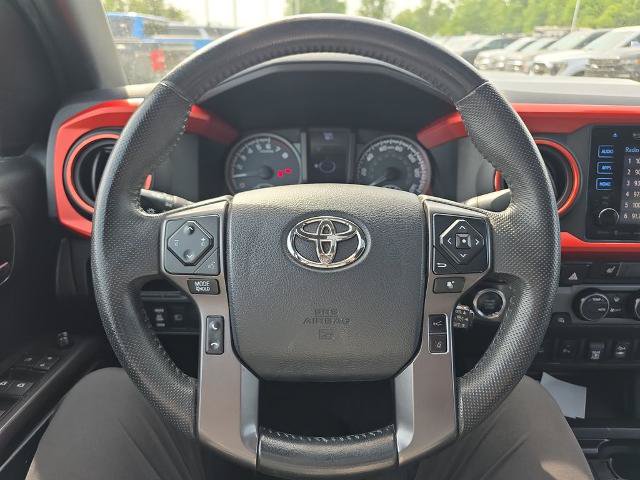 Used 2019 Toyota Tacoma TRD Sport AWD/4WD image 25