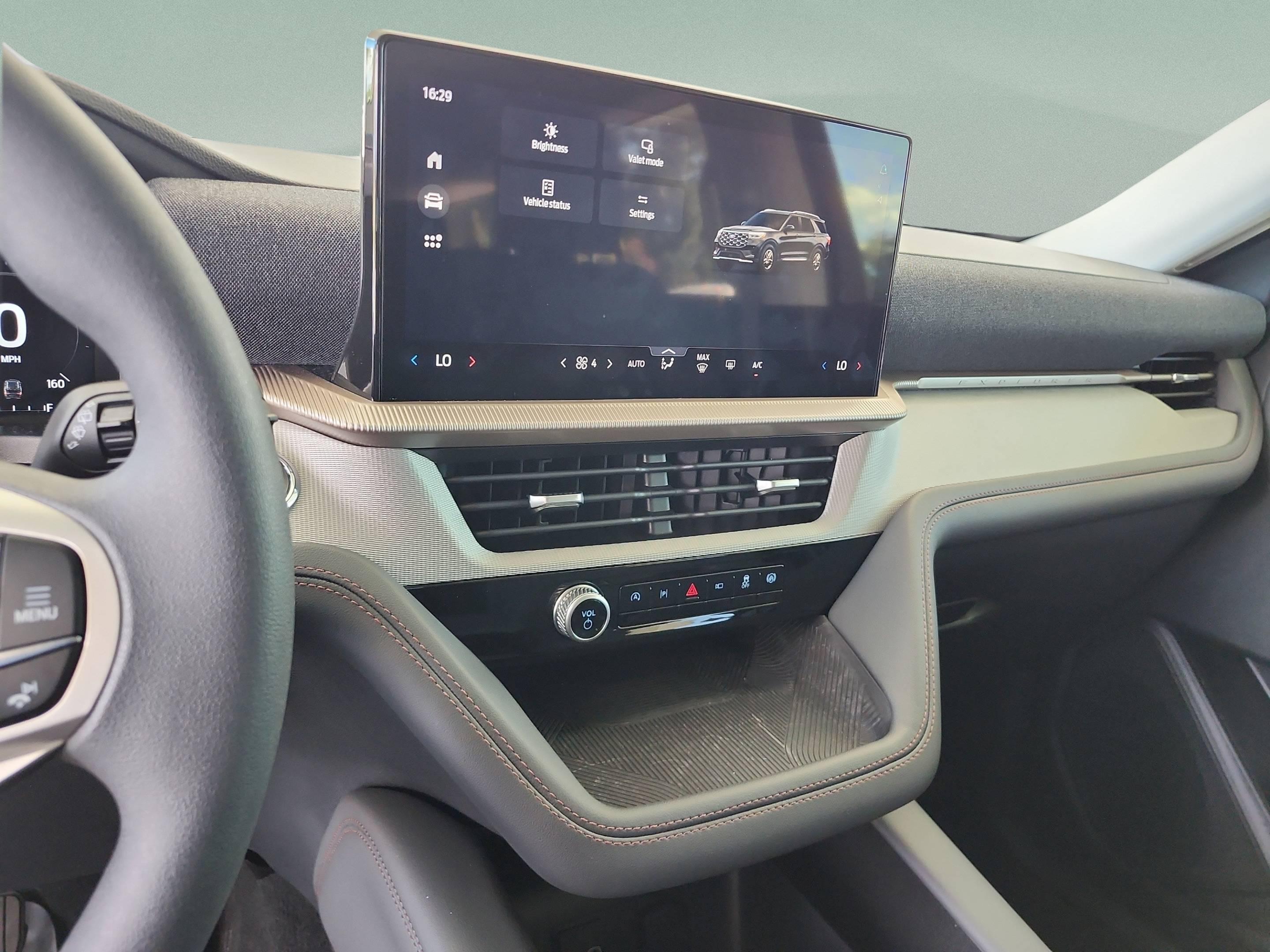 Certified 2026 Ford Explorer Active RWD image 12