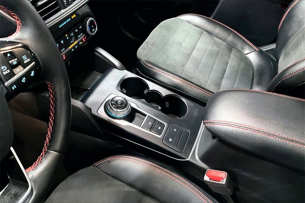 Certified 2022 Ford Escape SEL w/ SEL Stealth AWD Package image 16