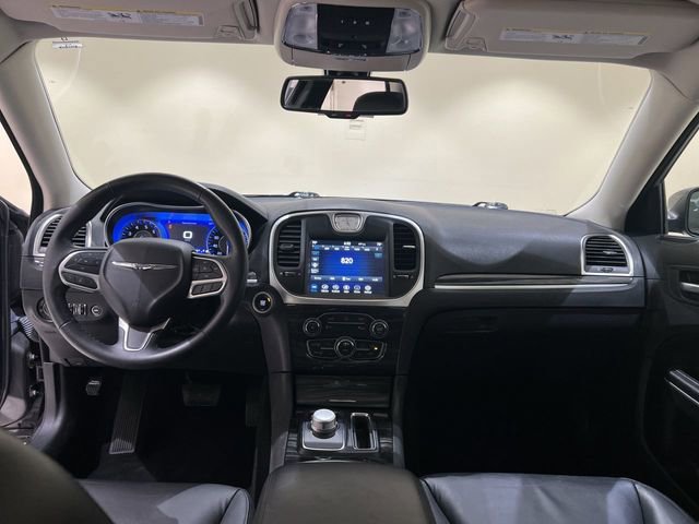 Used 2022 Chrysler 300 Touring L image 18